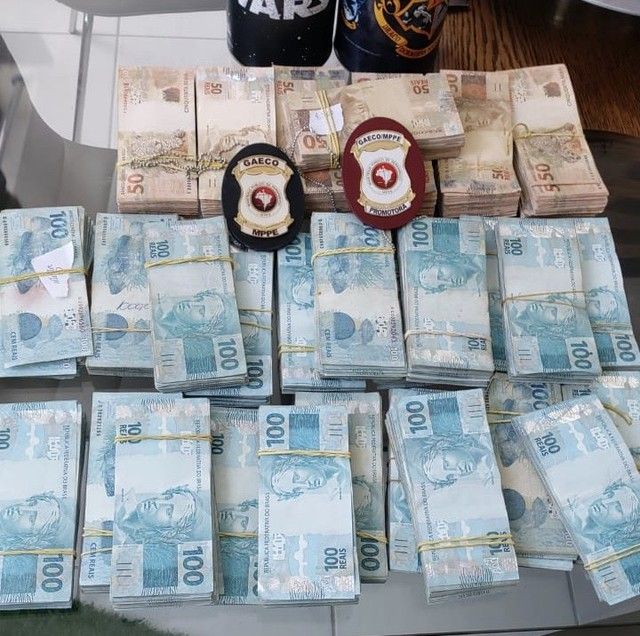 pirâmide financeira