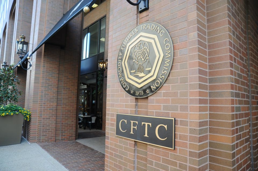 Presidente da CFTC cobra "agilidade" na regulamentação do espaço cripto